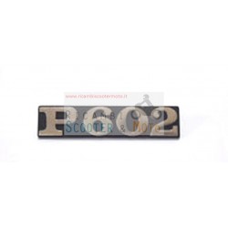 Placa de identificacion del emblema del friso original Piaggio Ape TM P602